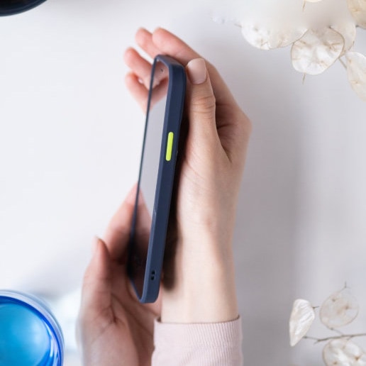 Etui do iPhone 12 Pro półprzeźroczyste matowe z ochroną aparatu, granatowe
