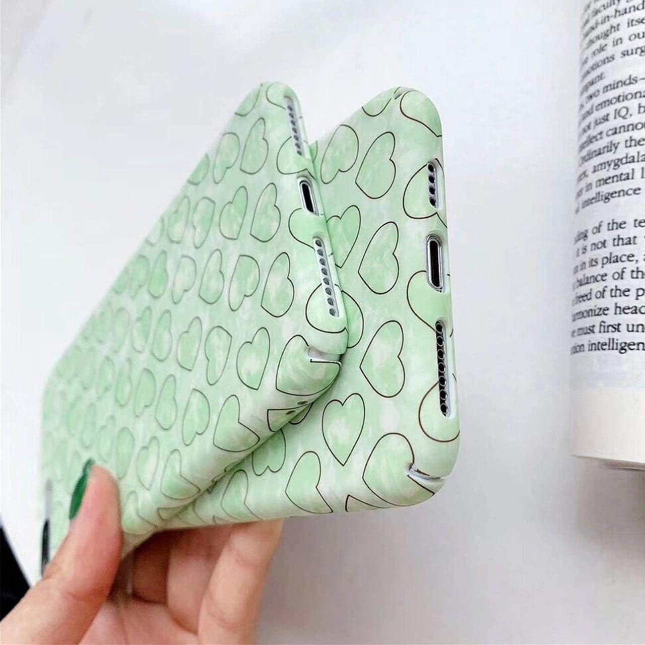 Etui do iPhone XS Max eleganckie zielone serduszka