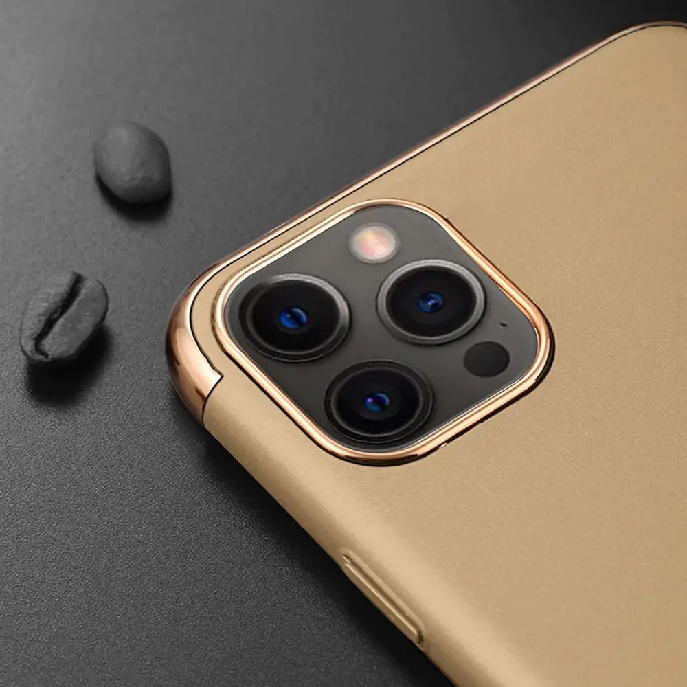 Etui do iPhone 13 Pro Max eleganckie cienkie z widocznym logo, złote