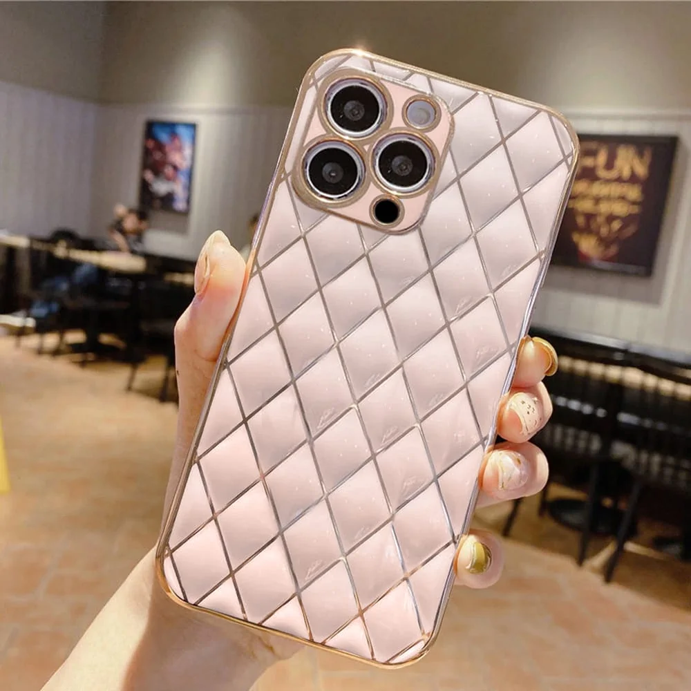 Etui do iPhone 13 Pro pudrowy róż ze złotym poszyciem w diamenty