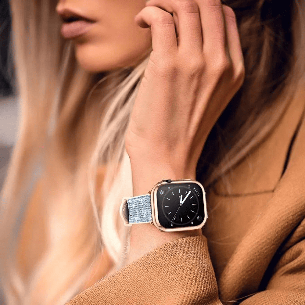 Etui silikonowe ze złotą ramką do Apple Watch 7/8/9 – 41 mm