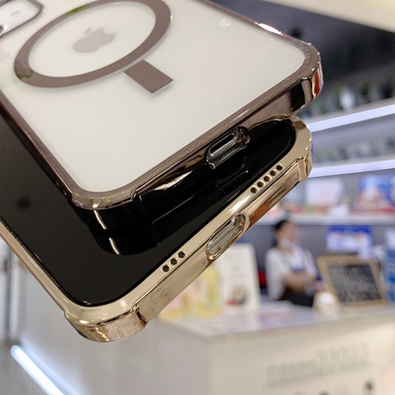 Etui do iPhone 12 MagSafe Protect transparentne ze złotą ramką (OUTLET)