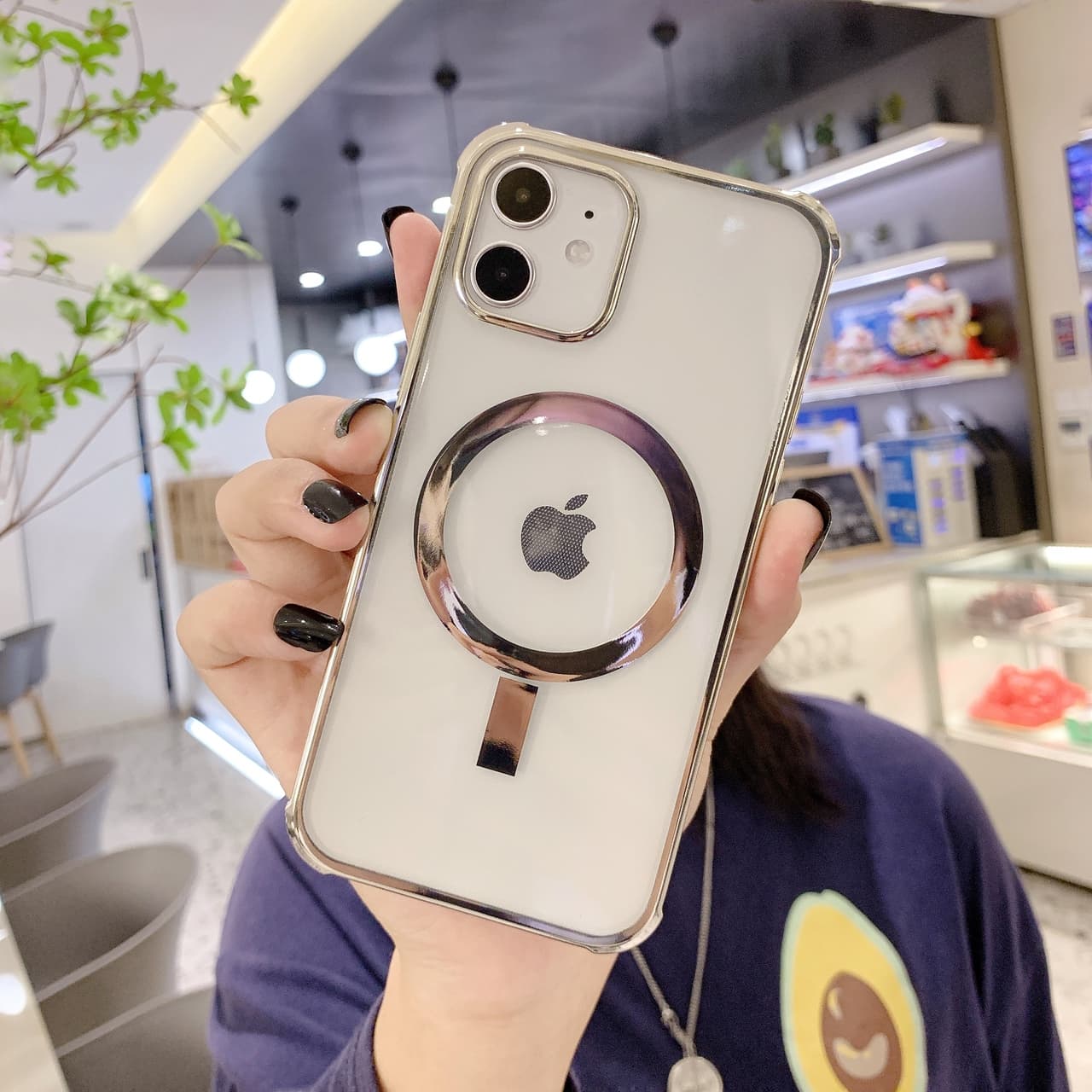 Etui do iPhone 12 MagSafe Protect transparentne ze złotą ramką (OUTLET)