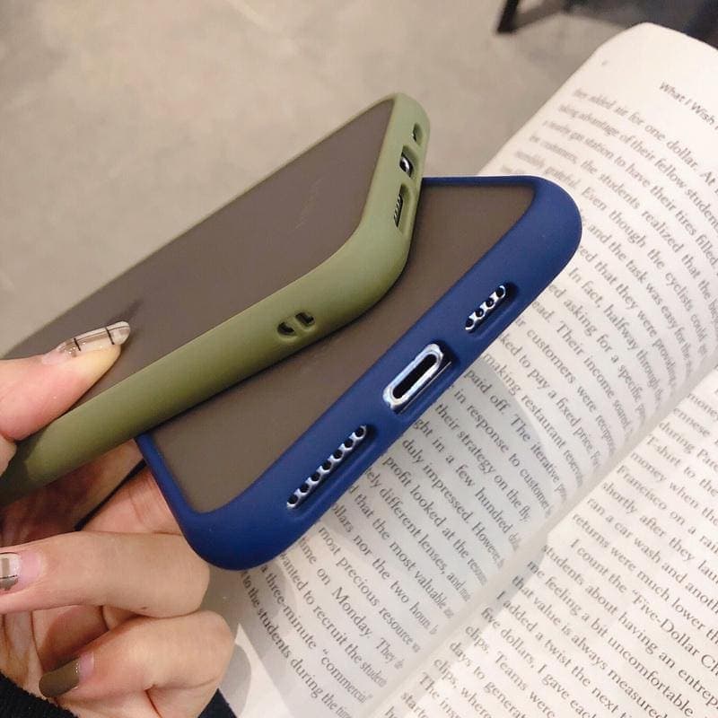 Etui do iPhone 12 Pro półprzeźroczyste matowe z ochroną aparatu, granatowe