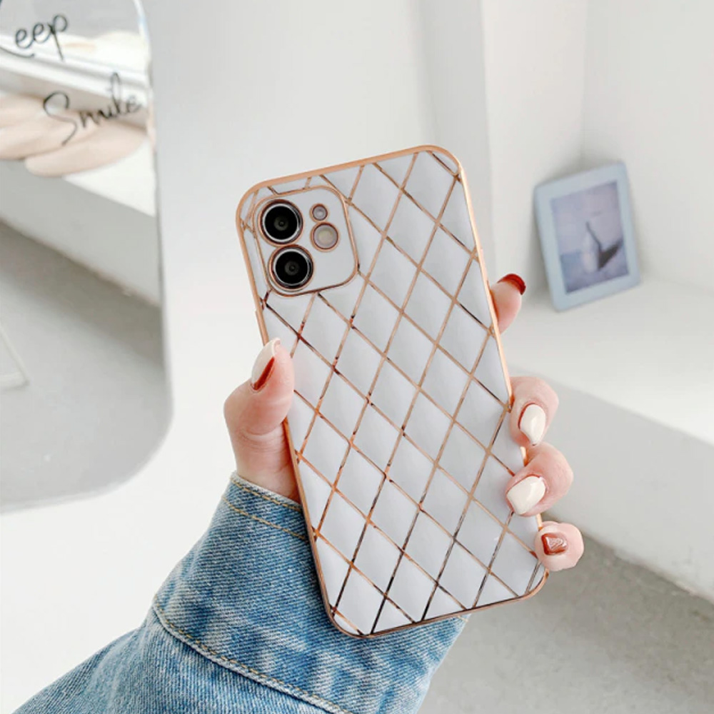 Etui do iPhone 12 białe alabastrowe ze złotym poszyciem w diamenty