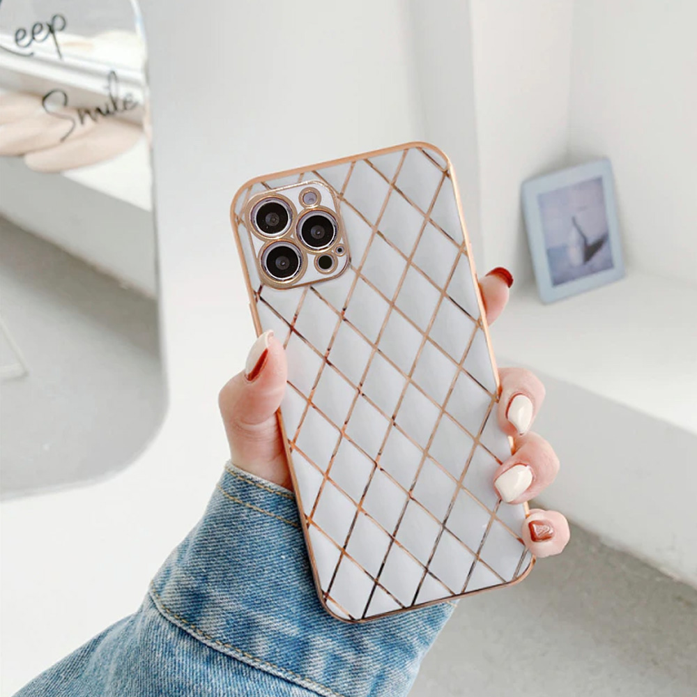 Etui do iPhone 12 Pro Max białe alabastrowe ze złotym poszyciem w diamenty