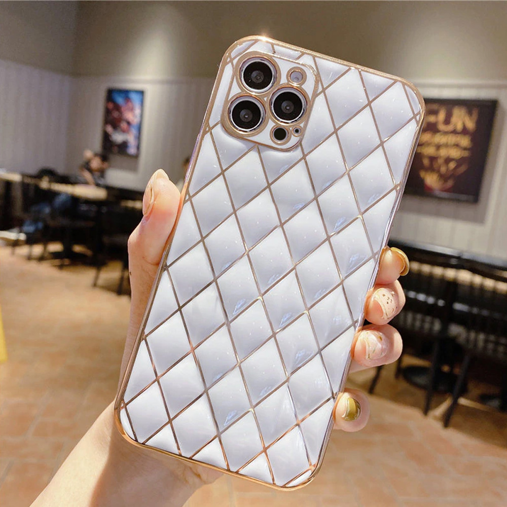 Etui do iPhone 12 Pro Max białe alabastrowe ze złotym poszyciem w diamenty