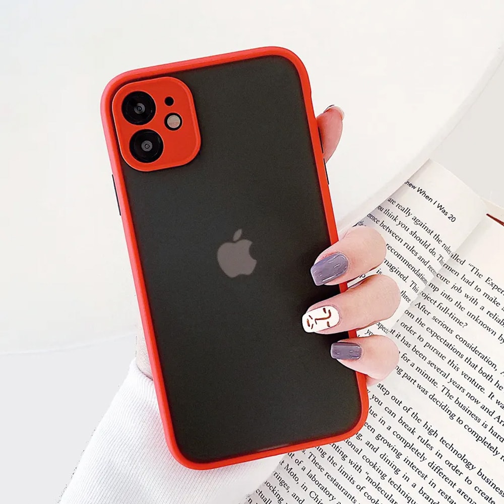 Etui do iPhone 11 półprzeźroczyste matowe z ochroną aparatu, czerwone