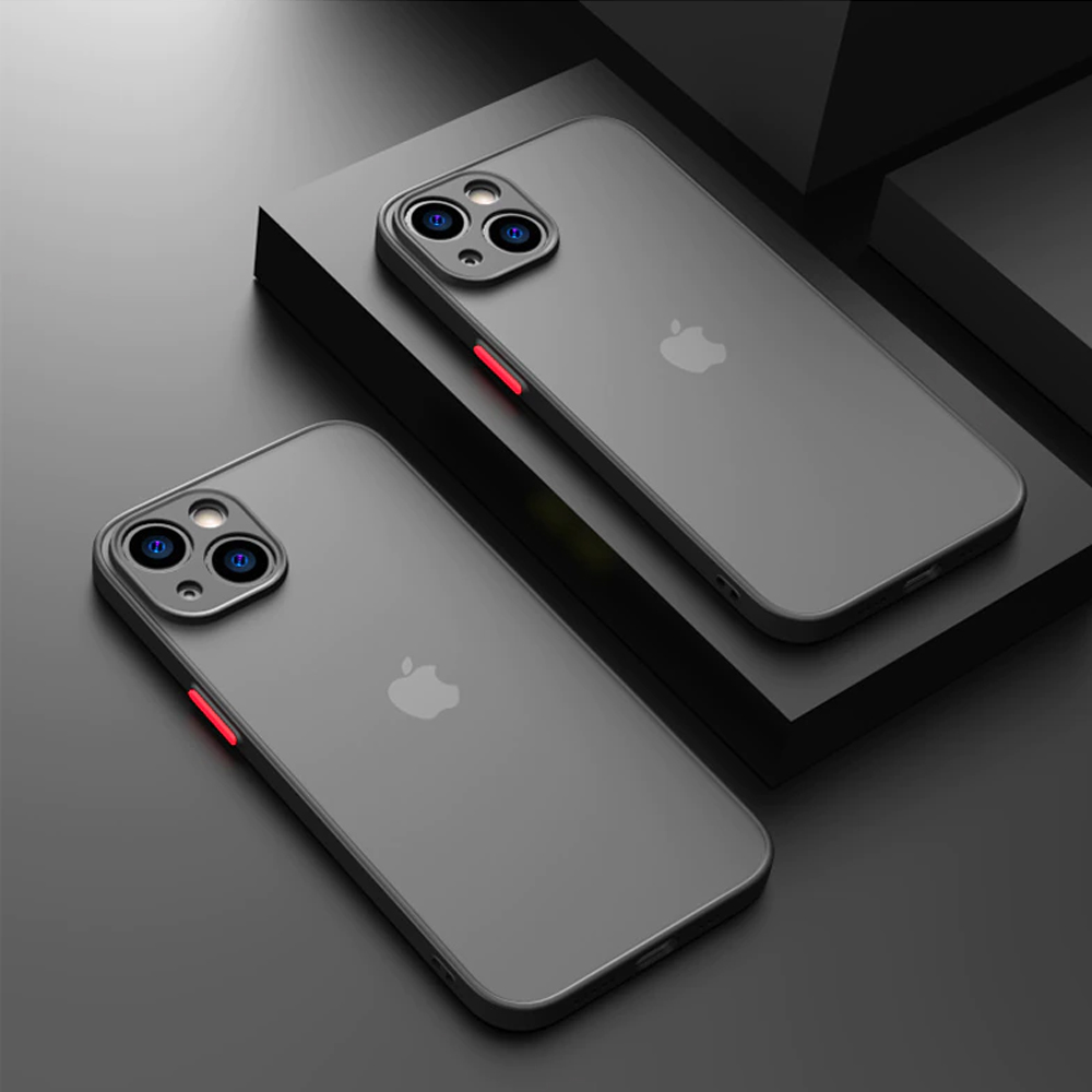 Etui do iPhone 13 półprzeźroczyste matowe z ochroną aparatu, czarne (OUTLET)
