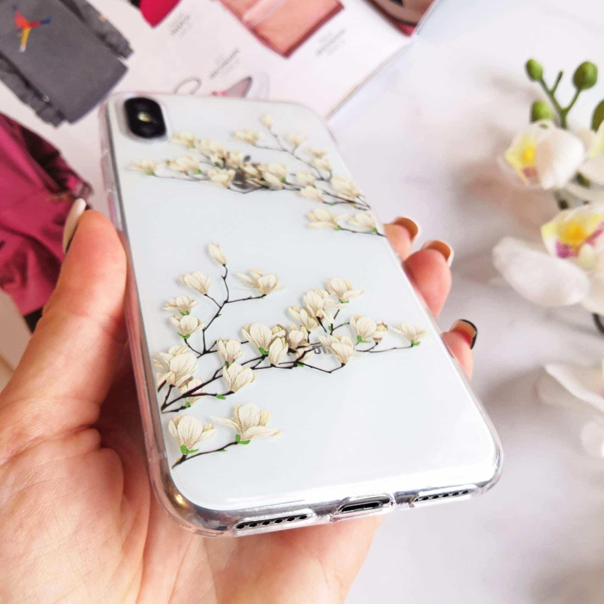 Etui do iPhone X/XS silikonowe z kwiatami magnolii