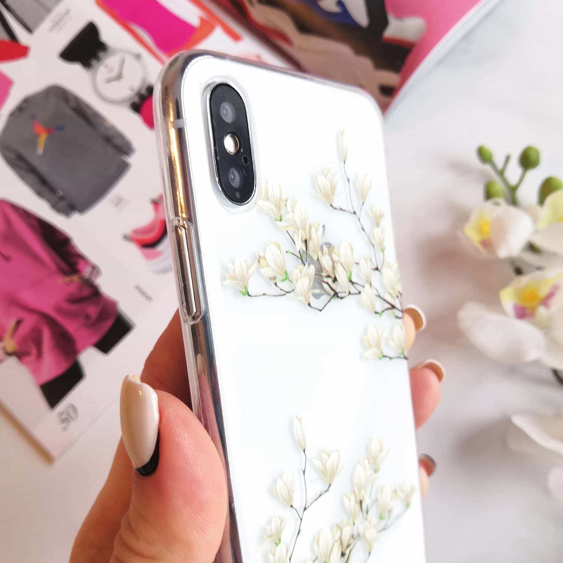 Etui do iPhone X/XS silikonowe z kwiatami magnolii