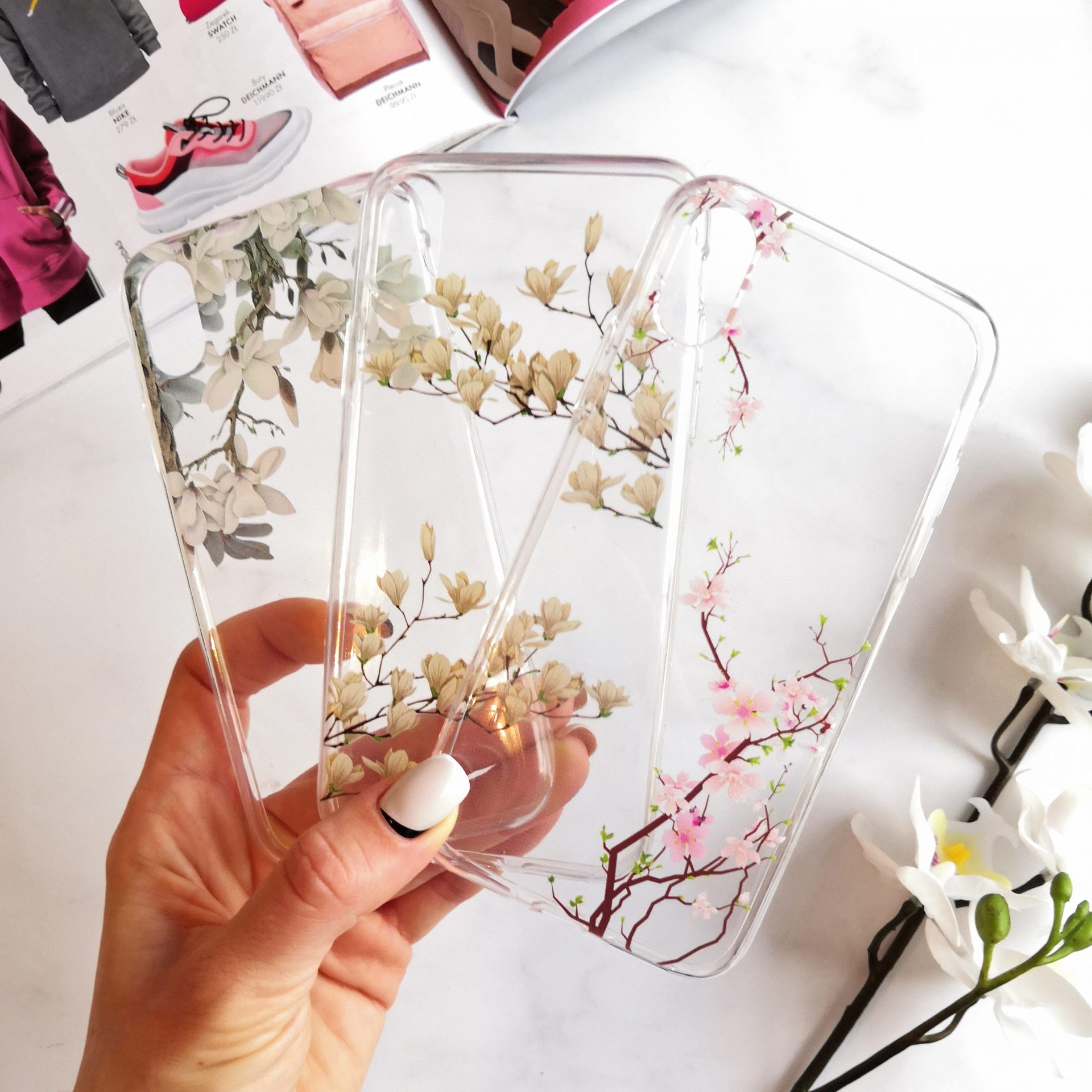 Etui do iPhone X/XS silikonowe z kwiatami magnolii