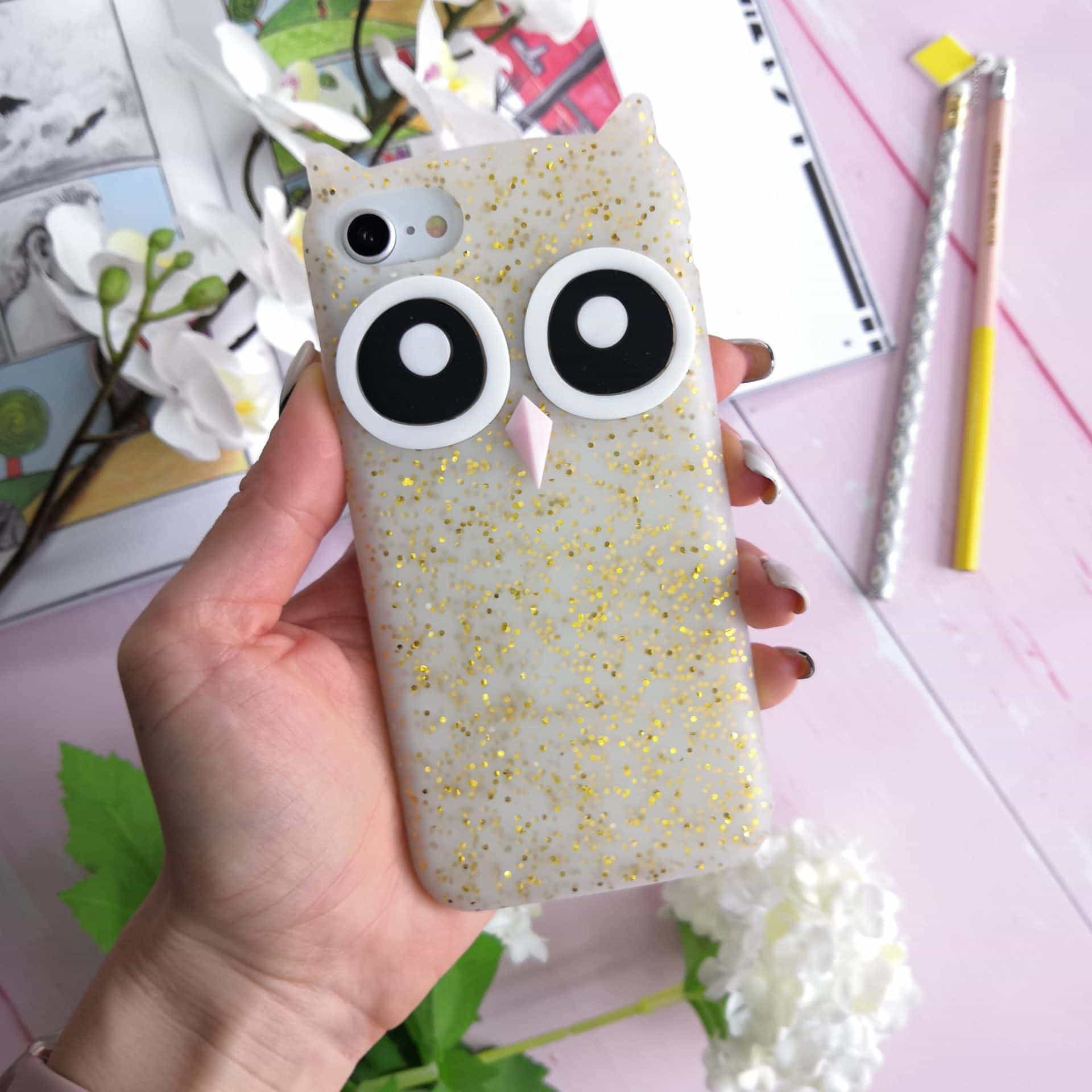 Etui do iPhone SE2022/SE2020/8/7 – sowa 3D złote