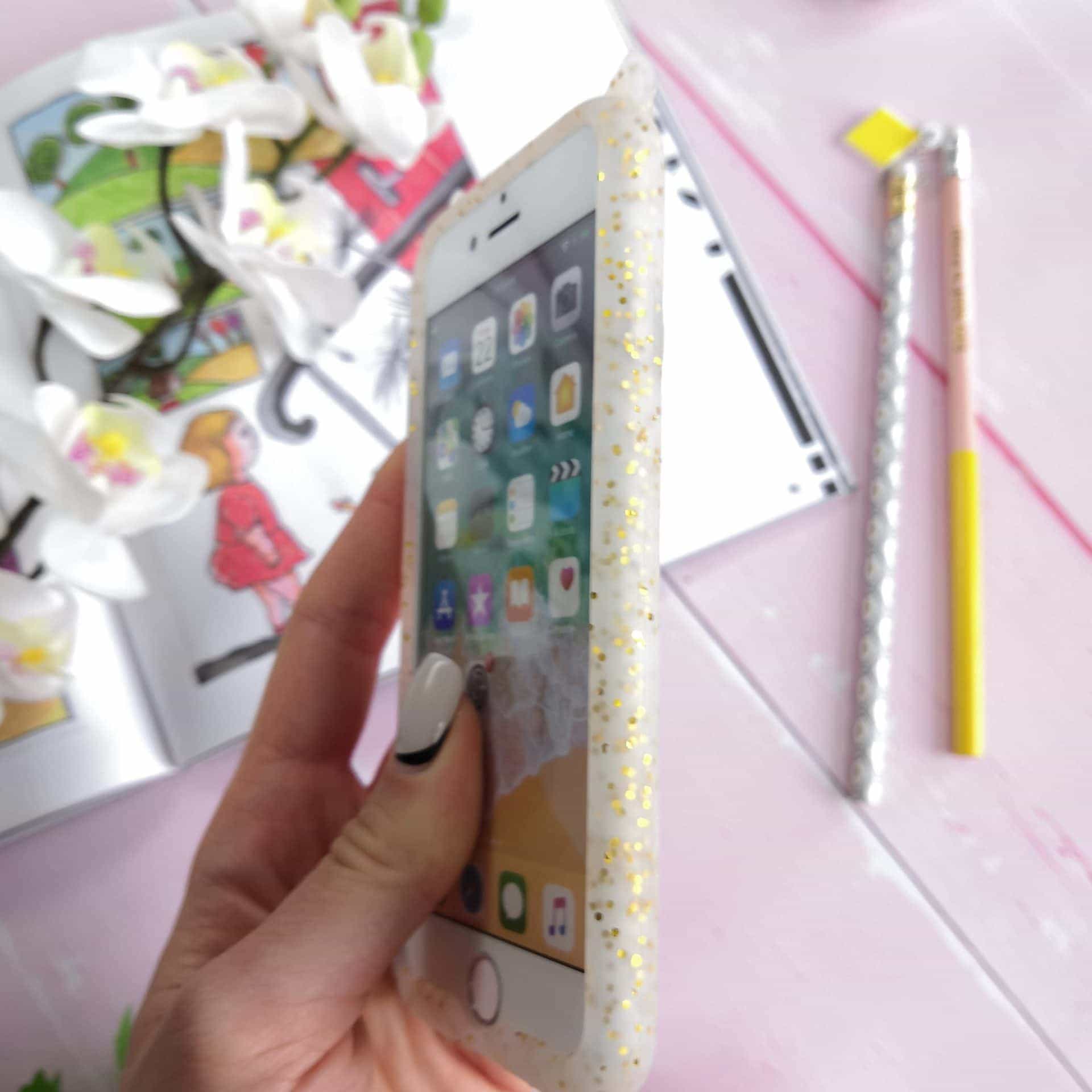 Etui do iPhone SE2022/SE2020/8/7 – sowa 3D złote