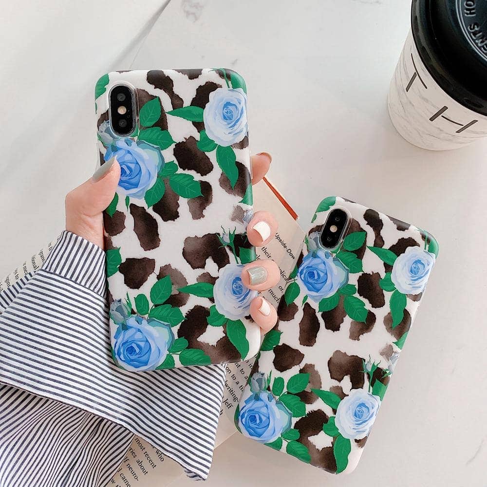 Etui do iPhone XR białe z kwiatami niebieskie róże