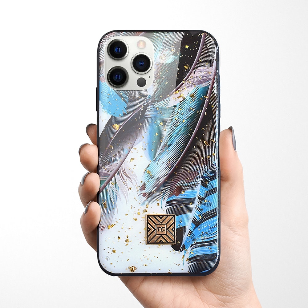 Etui do iPhone 12 Pro eleganckie pióra ze złotymi drobinami