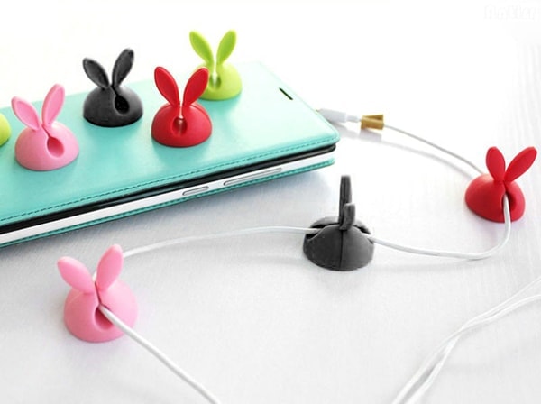 Organizer na kable w kształcie Królika w kolorze Czerwonym