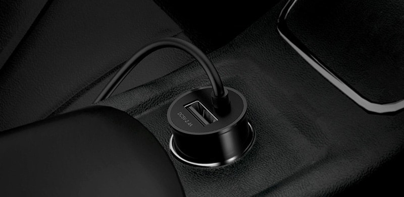 Szybka samochodowa ładowarka z przedłużaczem 4x USB