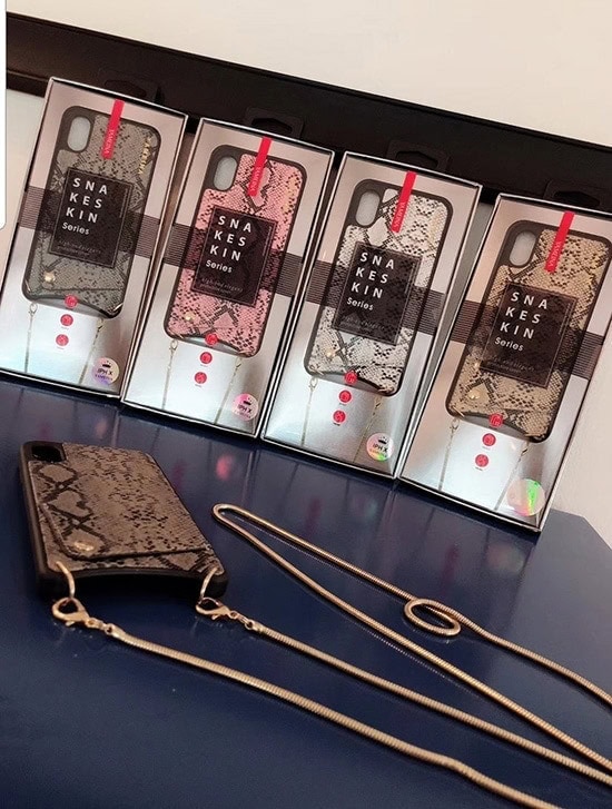 Eleganckie stylowe etui torebka, szara wężowa skóra do iPhone XR