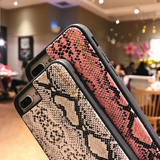 Eleganckie stylowe etui torebka, szara wężowa skóra do iPhone XR