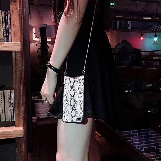 Eleganckie stylowe etui torebka, szara wężowa skóra do iPhone XR