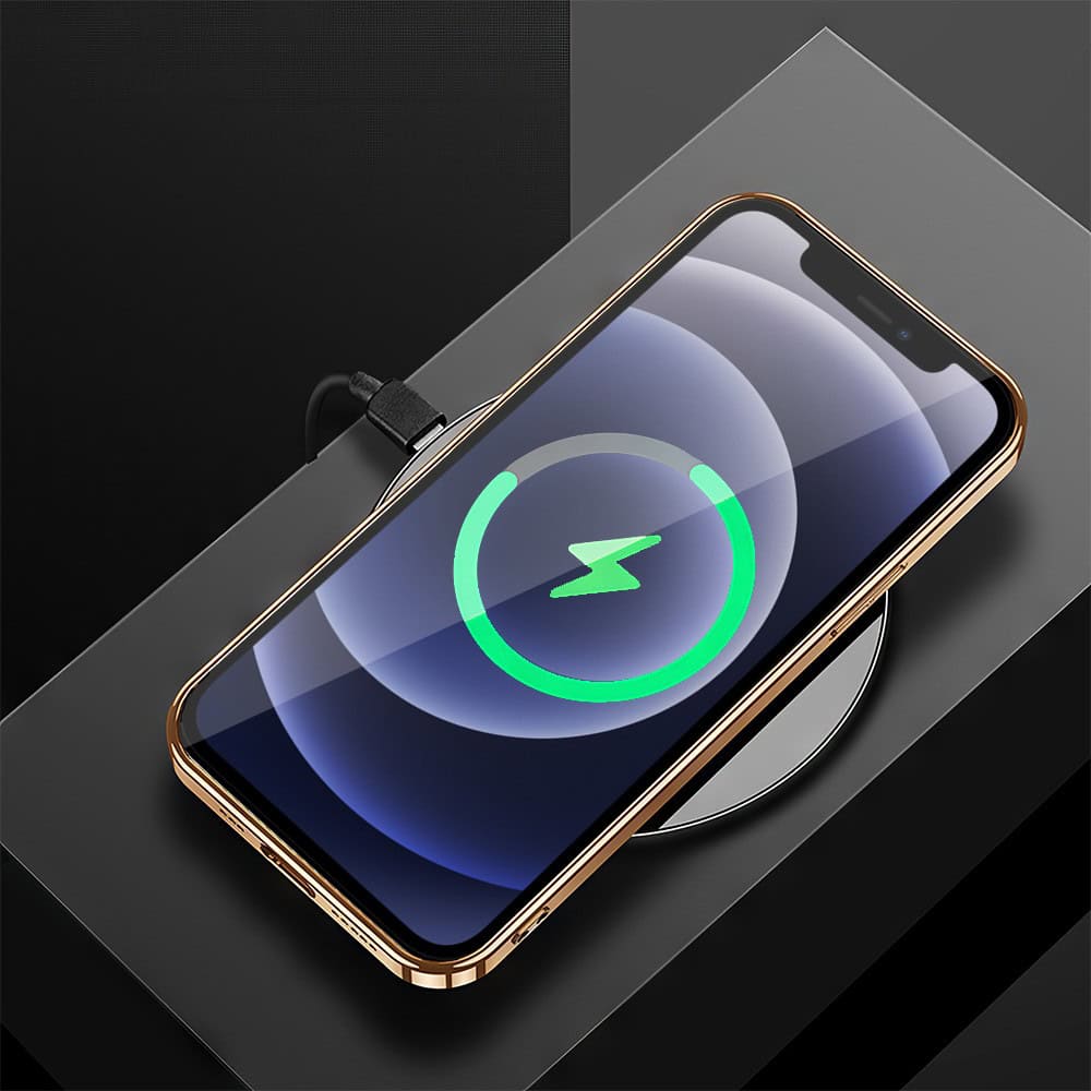 Etui do iPhone 12 eleganckie luksusowe skórzane czarne ze złotem