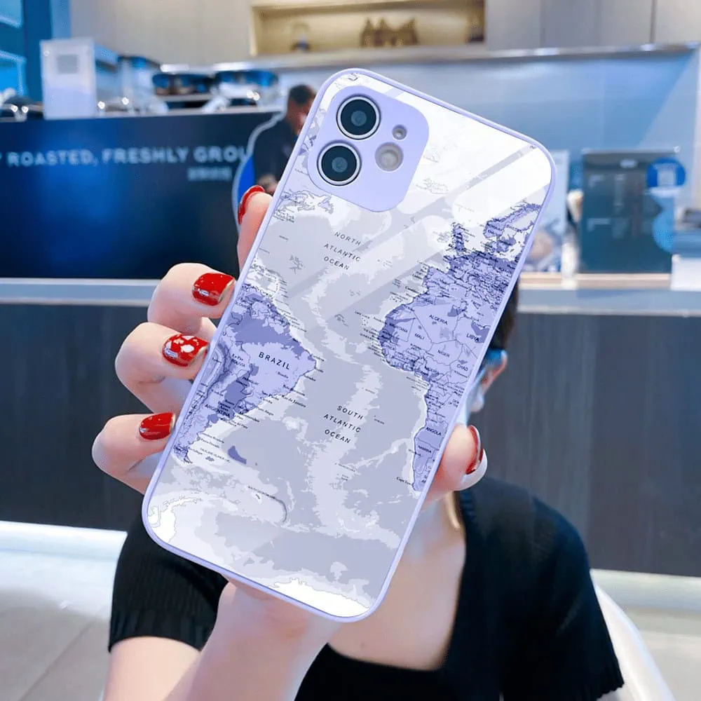 Etui do iPhone 12, szklany tył, osłona kamery, mapa świata, fioletowe