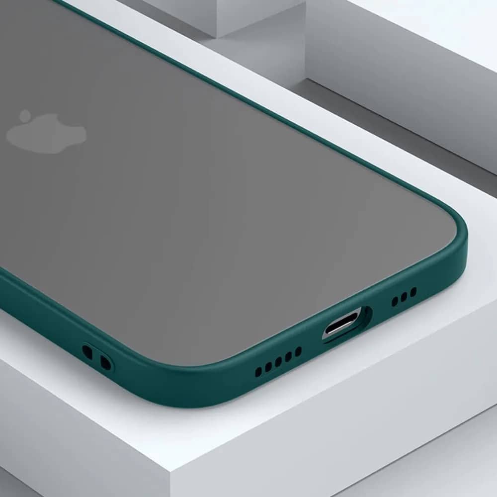 Etui do iPhone 13 półprzeźroczyste matowe z ochroną aparatu, zielone (OUTLET)