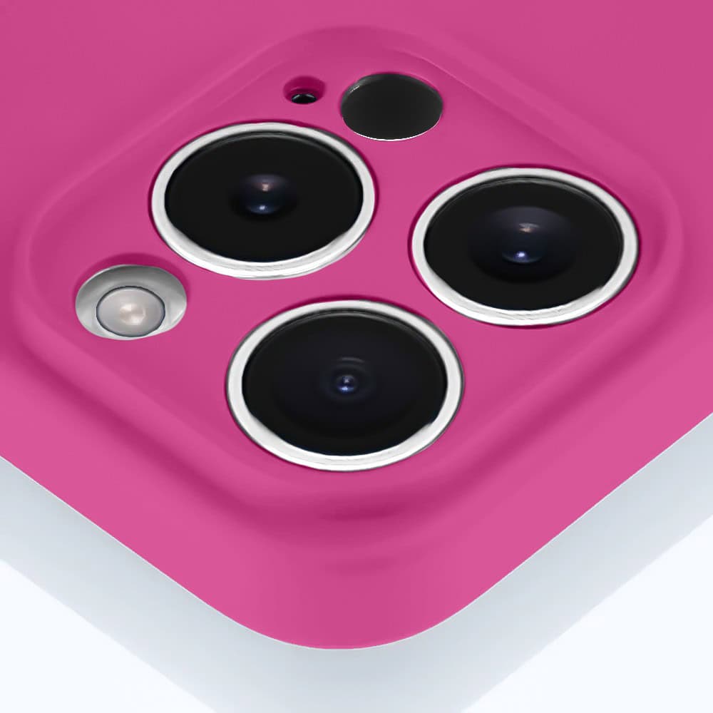 Etui do iPhone 15 Pro silikonowe z mikrofibrą soft touch z osłoną na aparat, malinowe