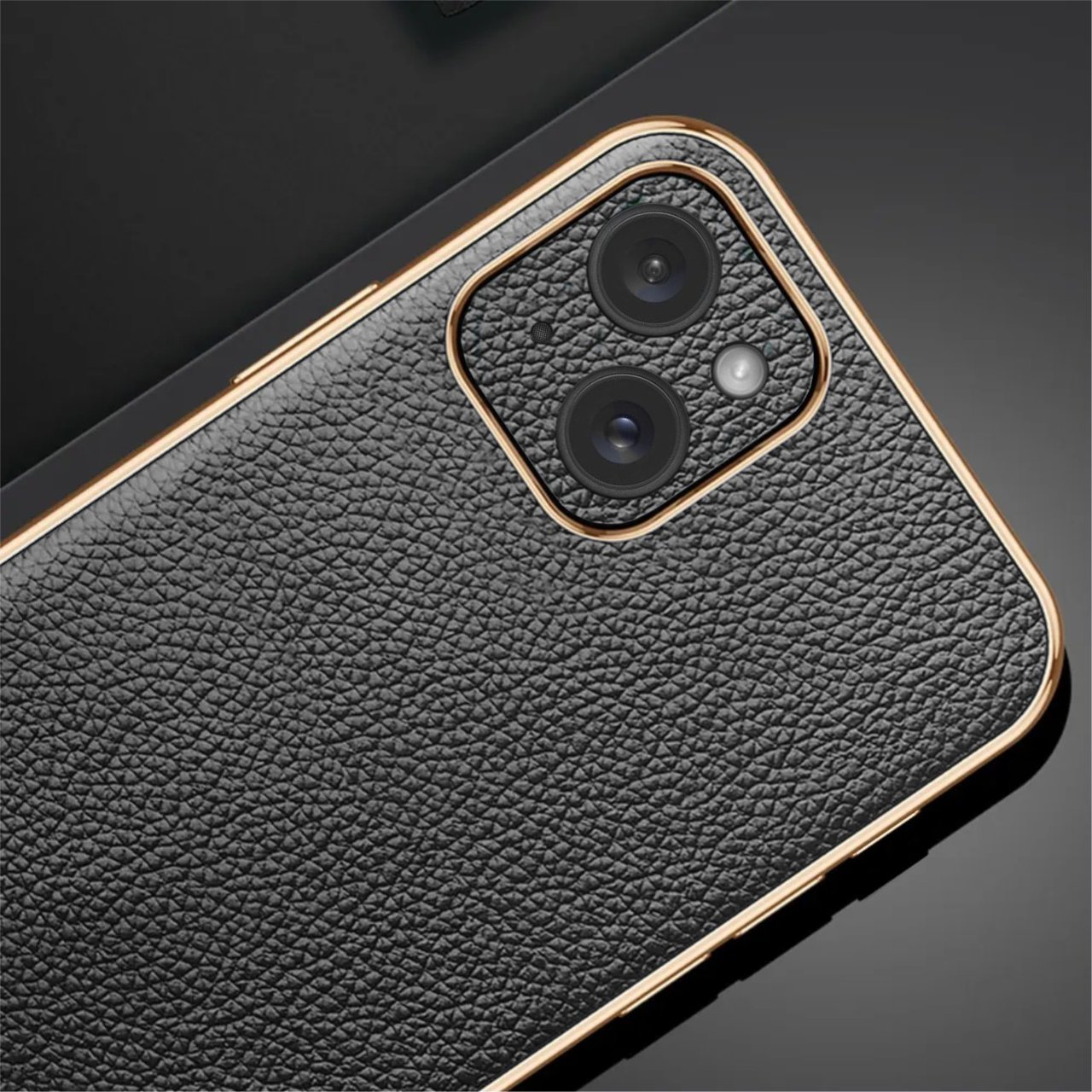 Etui do iPhone 15 Plus eleganckie luksusowe skórzane, z osłoną kamery, czarne ze złotem