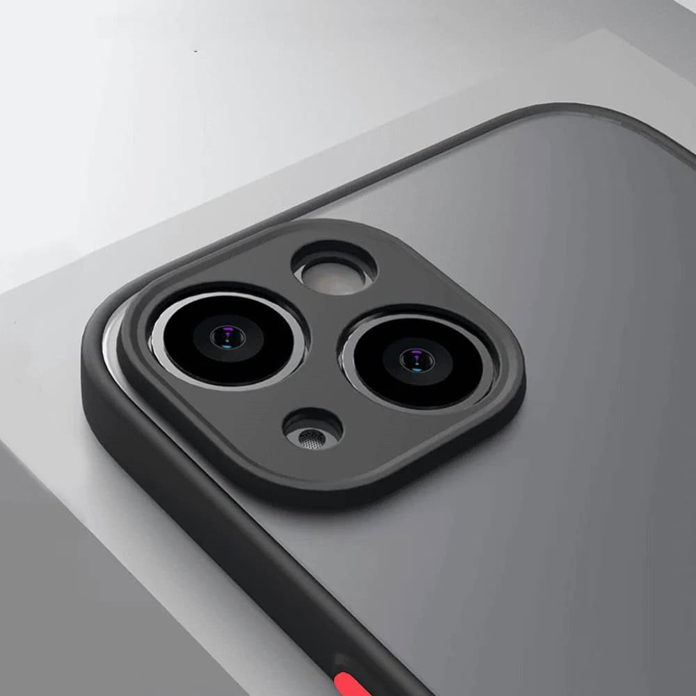 Etui do iPhone 15 półprzeźroczyste matowe z ochroną aparatu, czarne (OUTLET)