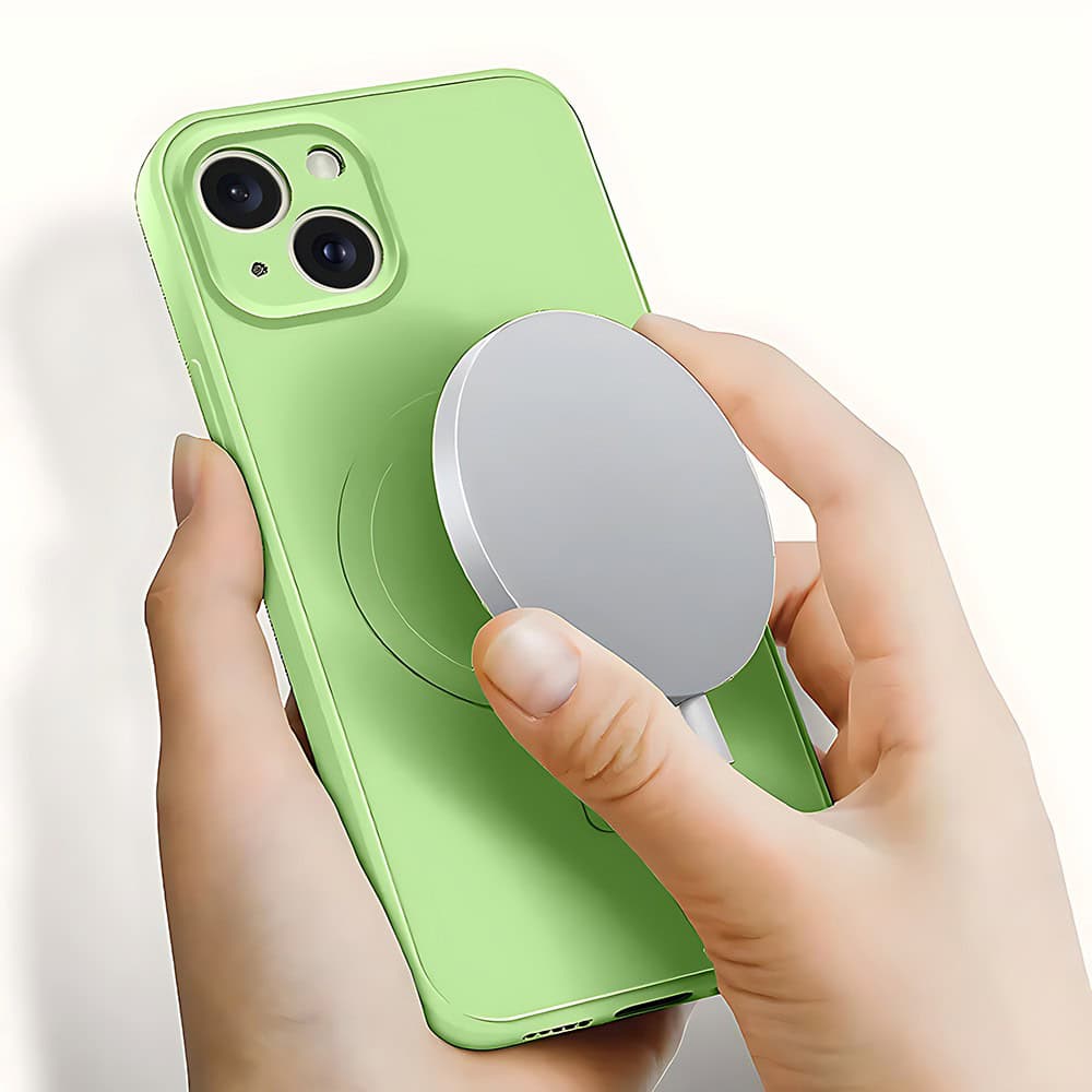 Etui do iPhone 15 silikonowe z mikrofibrą Premium Soft Touch MagSafe, ochrona aparatu, zielone