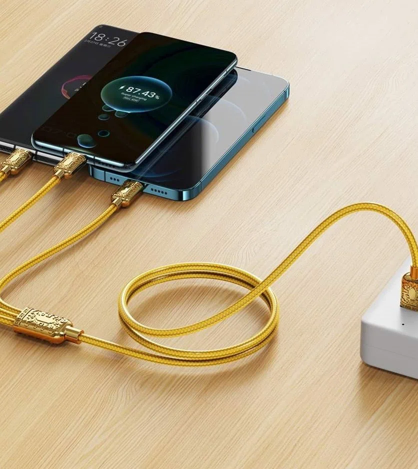 Kabel 3w1 USB – na micro USB, Lightning, USB Typ C, 1.2 metra, złoty