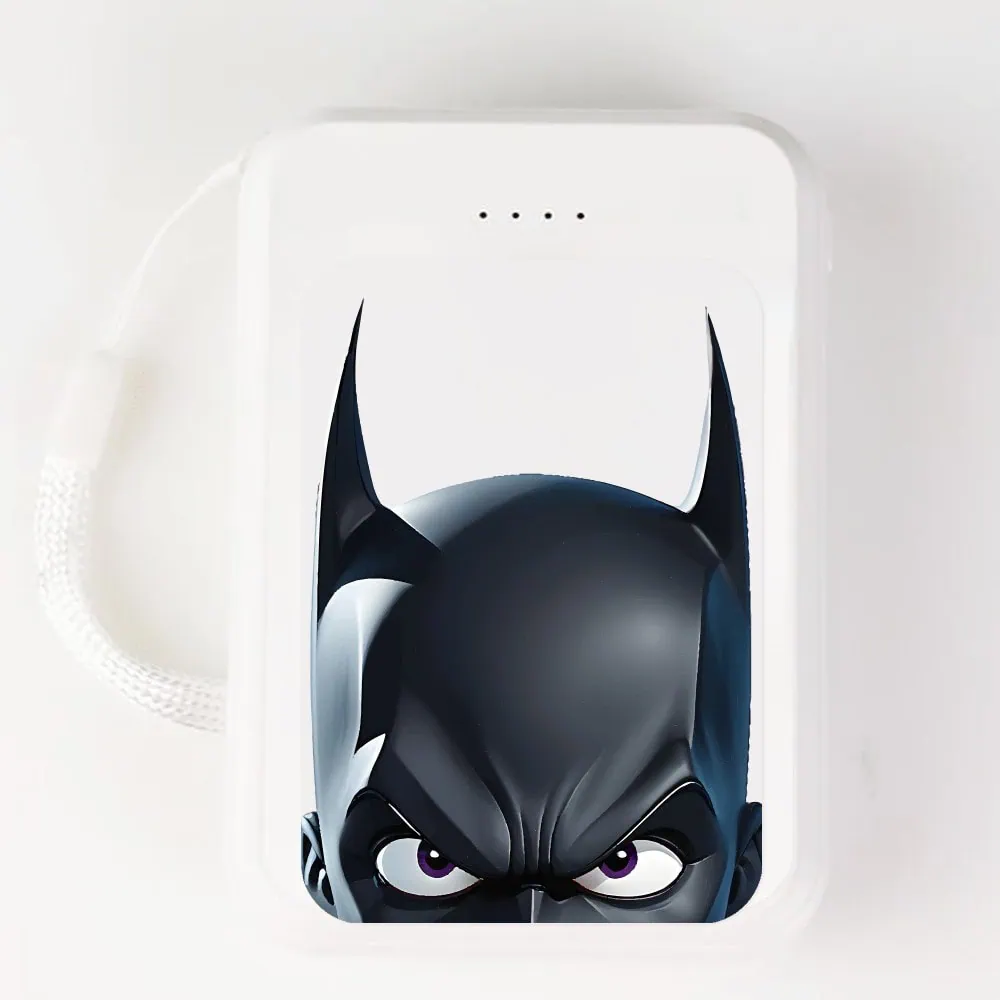 Power bank akumulator 8000 mAh, (2x USB, micro USB, USB Typ C), batman kreskówkowy, biały