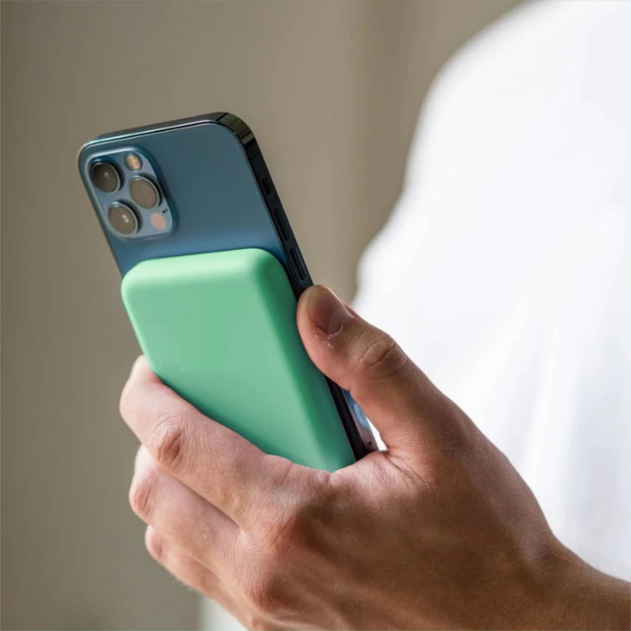 Power bank akumulator MagSafe 10000mAh, bezprzewodowe ładowanie, jasno zielony