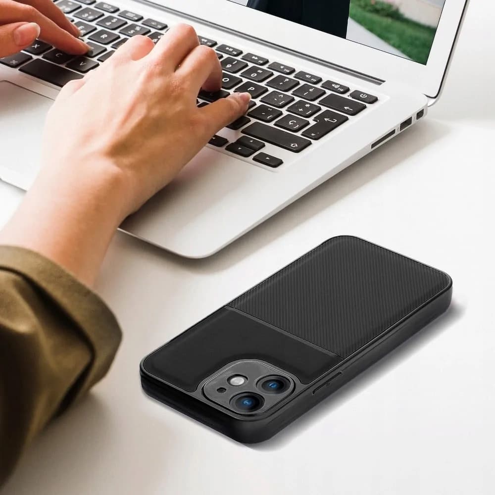 Etui do iPhone 11 biznesowe z karbonem, wytrzymałe z osłoną na aparat, czarne