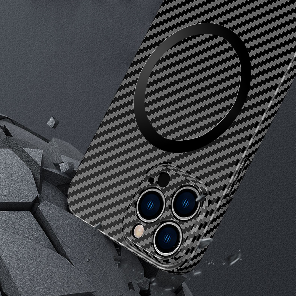 Etui do iPhone 13 Pro Carbon Shell MagSafe ultracienkie, czarne